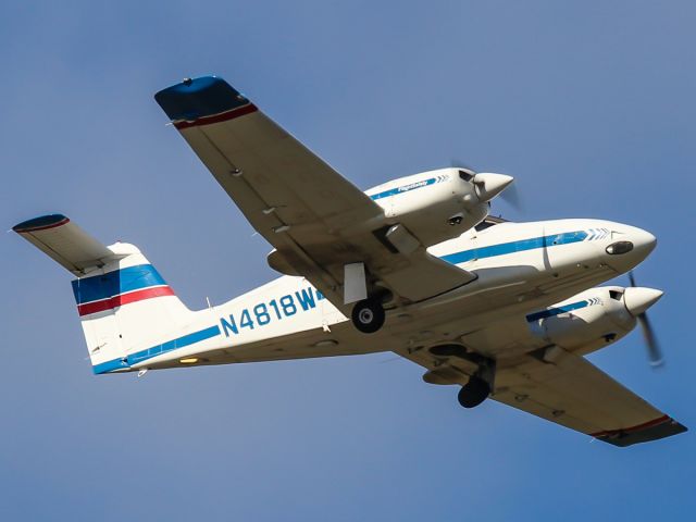 Piper PA-44 Seminole (N4818W)