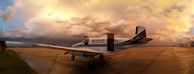 Beechcraft Queen Air (65) (N5080L)