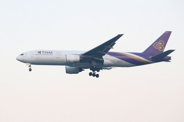 Boeing 777-200 (HS-TJV)