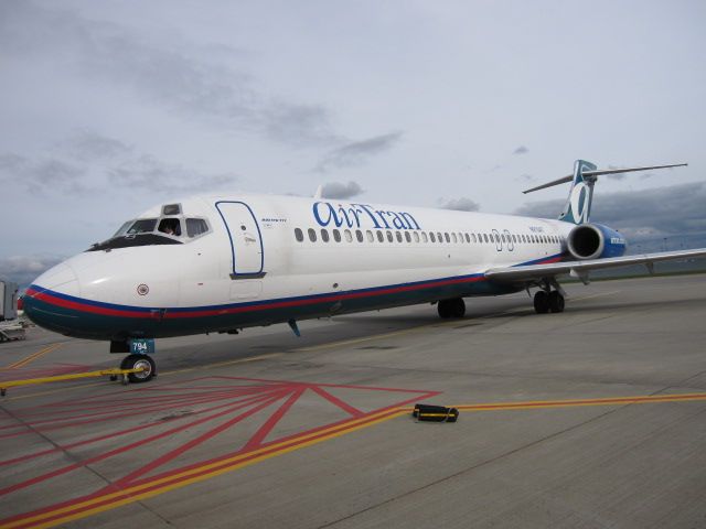 Boeing 717-200 (N794)