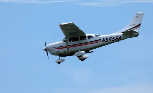 Cessna 206 Stationair (N565SA) - On final is this 2002 Cessna 206H Stationair in the Summer of 2019.