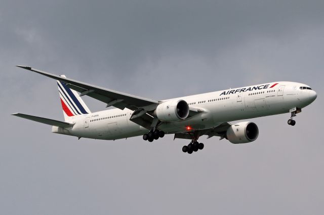 Boeing 777-200 (F-GSQL)