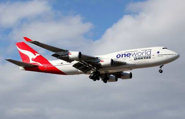 Boeing 747-400 (VH-OEF) - On Approach To Rwy 16R