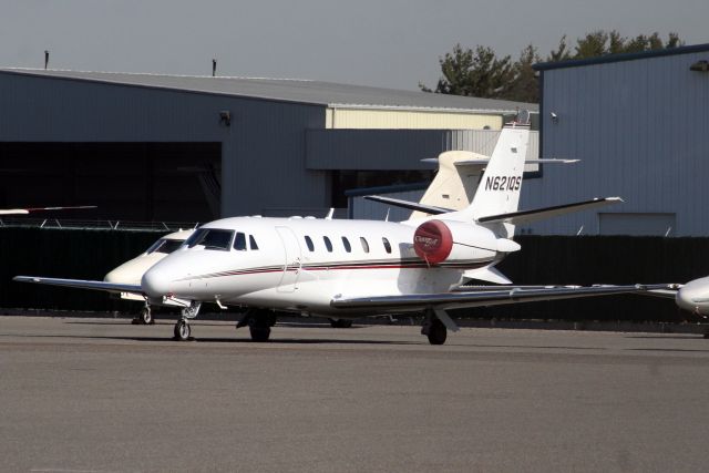 Cessna Citation Excel/XLS (N621QS) - Parked the Atlantic Aviation ramp on 23-Apr-07.  Reregistered N561LS 25-Dec-10.