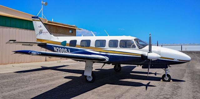 Piper Navajo (N200SJ) - N200SJ 1981 PIPER PA-31-350 Navajo Chieftain s/n 318152054 - North Las Vegas Airport 2023 Aviation Open Housebr /North Las Vegas Airport  KVGTbr /Photo: TDelCorobr /June 3, 2023