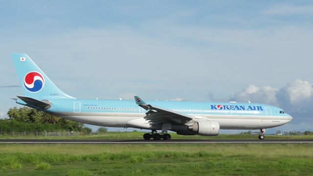 Airbus A330-200 (HL8212) - KE137 09:14am 16 Jan, 2013