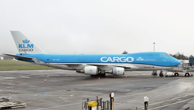 Boeing 747-400 (PH-CKB) - KLM cargo b747-406f(er) ph-ckb arriving in shannon from amsterdam to pick up horses for its flight to miami 1/12/20.