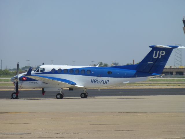 Beechcraft Super King Air 300 (N857UP)