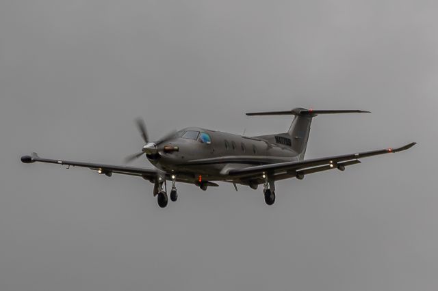 Pilatus PC-12 (N477SS) - ILS Final for 33L