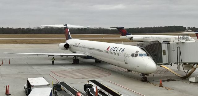 McDonnell Douglas MD-88 (N905DL) - First leg of our trip. GSP-ATL-ABQ.  