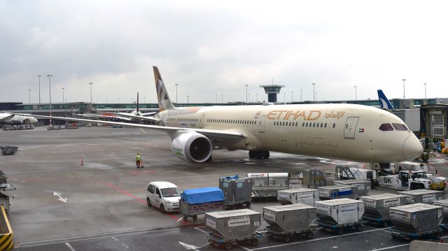 BOEING 787-10 Dreamliner (A6-BMI) - Etihad Airways Boeing 787-10 Dreamliner A6-BMI in Amsterdam 