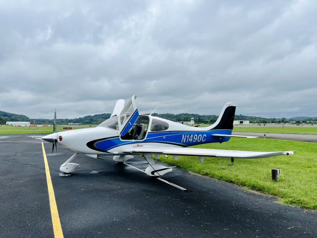 Cirrus SR-22 (N1490C)