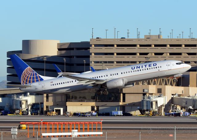 Boeing 737-900 (N37462)