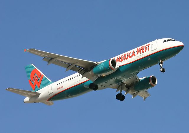 Airbus A320 (N662AW) - 2005