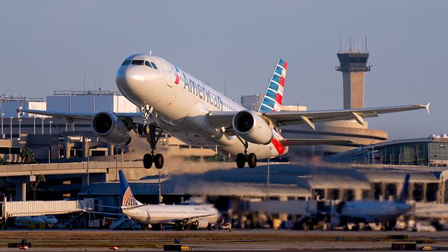 Airbus A320 (N664AW)