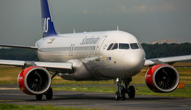 Airbus A320 (SE-DOY)