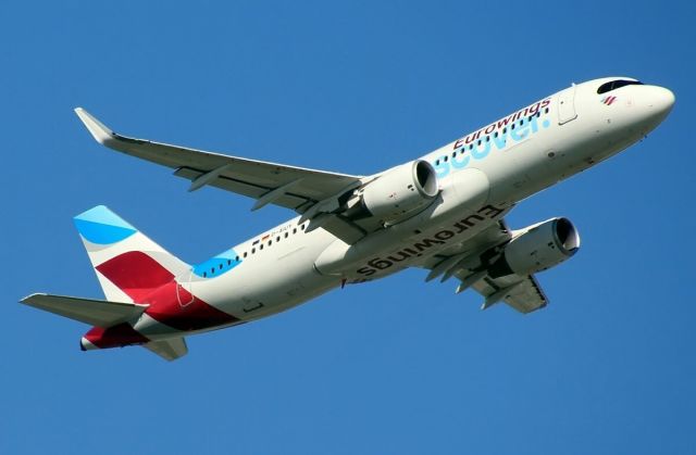Airbus A320 (D-AIUY)