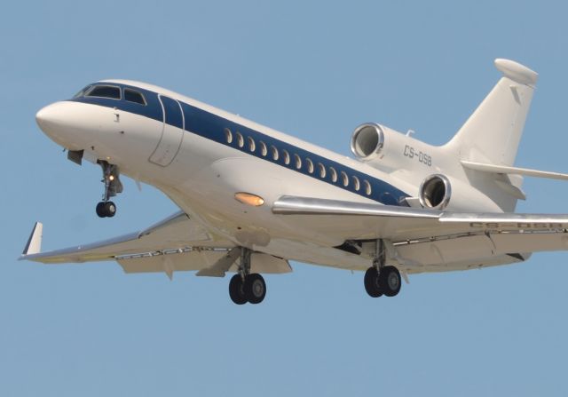 Dassault Falcon 7X (CS-DSB) - 19/06/2014 NetJets Europebr /Landing 27