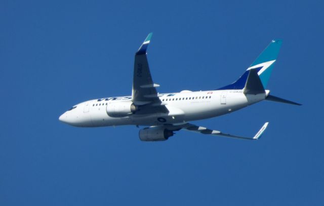 Boeing 737-700 (C-GWJO) - Shown here is a WestJet Boeing 737 a few minutes until landing in the Spring of 2017.