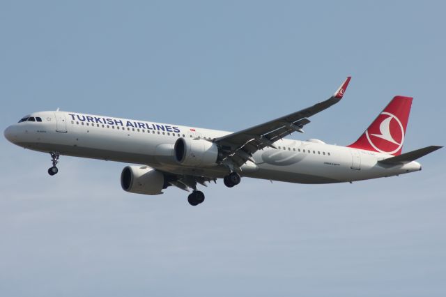 Airbus A321neo (TC-LSO)