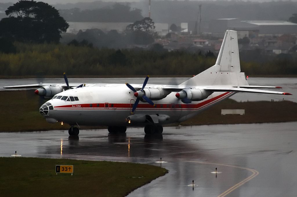 Antonov An-12 (UR-CAH)