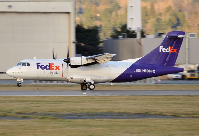 Aerospatiale ATR-42-300 (N900FX)