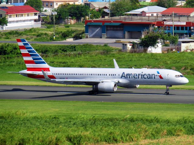 Boeing 757-200 (N186AN)