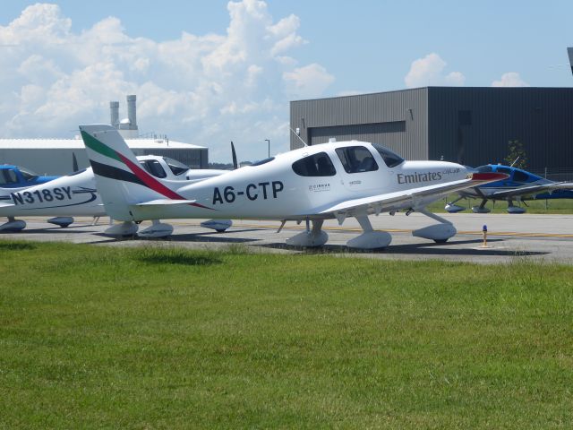 Cirrus SR-22 (A6-CPT)