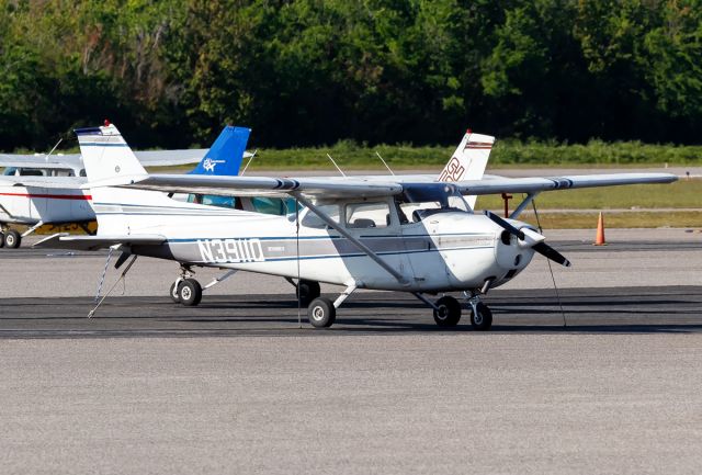 Cessna Skyhawk (N3911Q)