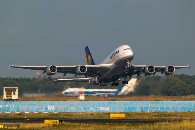 Airbus A380-800 (D-AIMK) - far away on a very hot day!