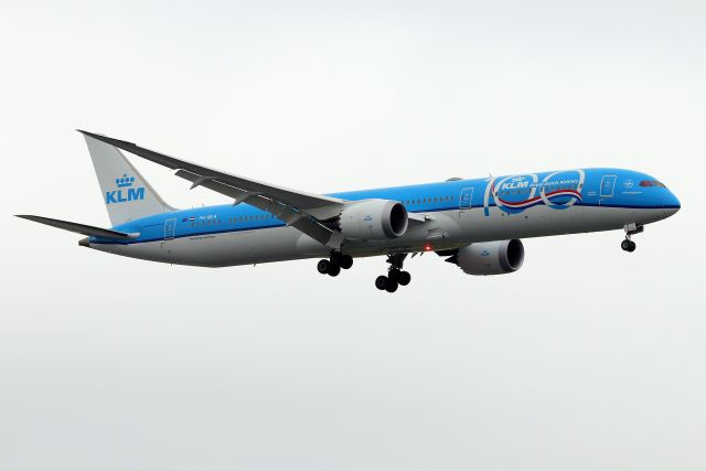 Boeing 787-8 (PH-BKA) - 'Orange Blossom', KLM's first 787-10 is in a special livery marking KLM’s 100-year anniversary. It was delivered June 29, 2019