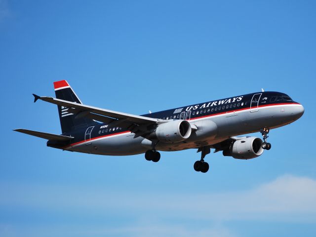 Airbus A320 (N113UW) - On final for runway 18C - 4/4/09