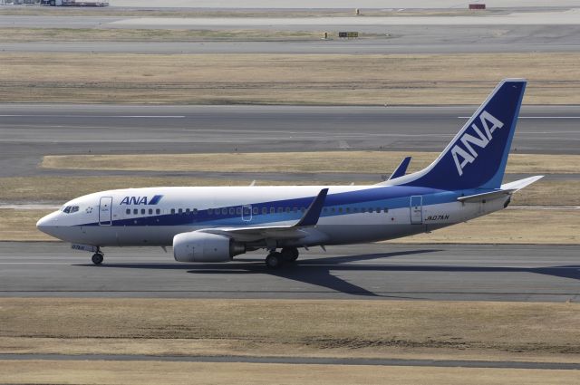 Boeing 737-700 (JA07AN) - Taxing at Haneda Intl Airport on 2013/02/11