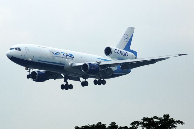 McDonnell Douglas DC-10 (CP-2791)