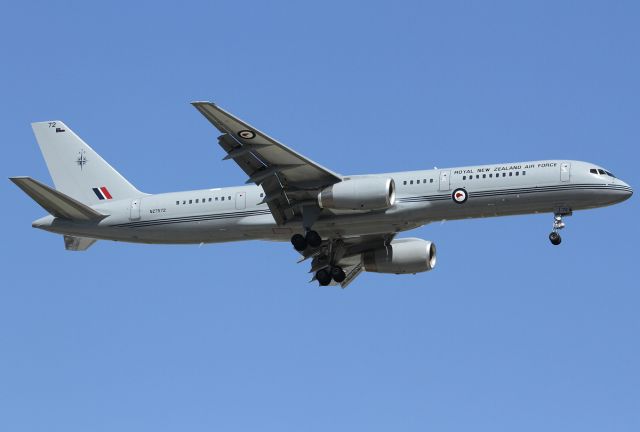 Boeing 757-200 (ANZ7572)