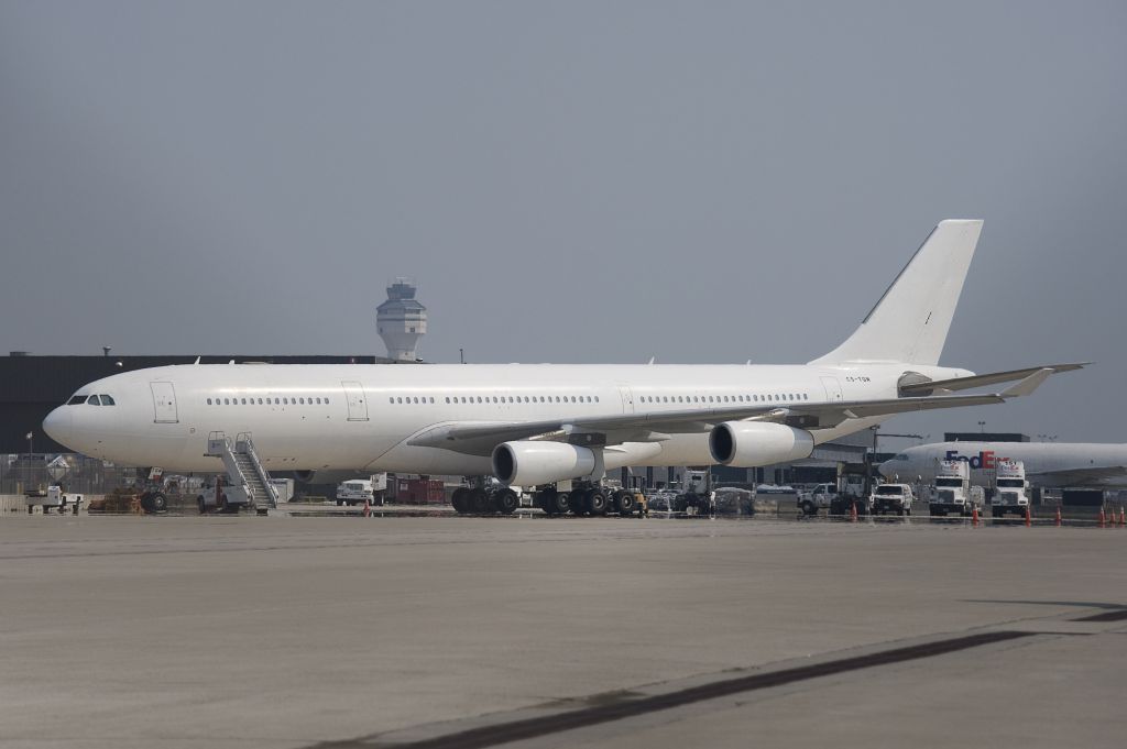 Airbus A340-300 (CS-TQM) - CS-TQM  Airbus  A340-313  KIAD  20120629  -  Operated by Australian Government