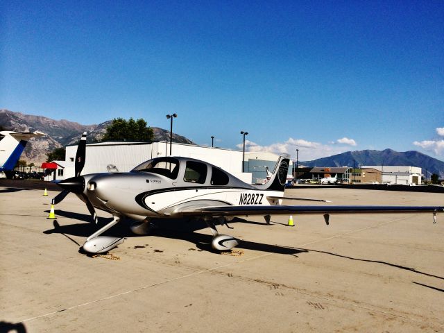 Cirrus SR-22 (N828ZZ)