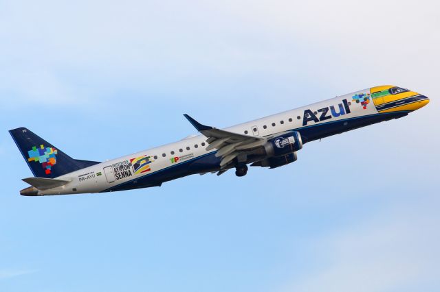 Embraer ERJ-190 (PR-AYU)