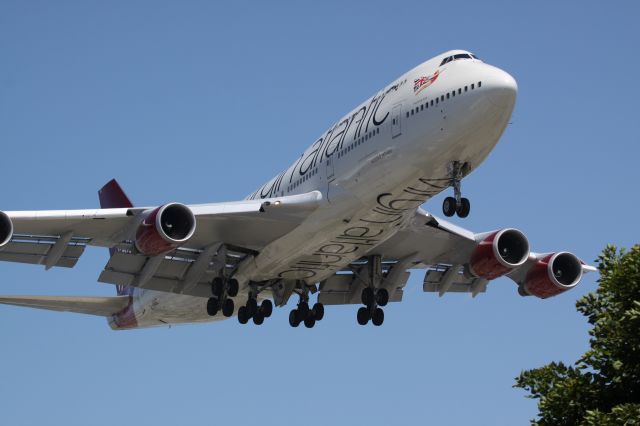 Boeing 747-400 (G-VROC) - On final