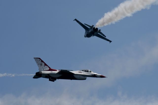 Lockheed F-16 Fighting Falcon — - Jones Beach Airshow 2019 : Thunderbirds