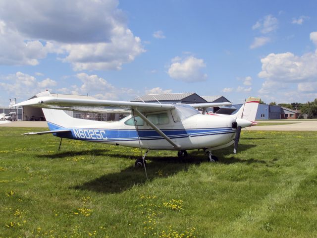 Cessna Skylane RG (N6025C) - The Skylane is one of the best personal travel aircraft. OSHKOSH 2013!