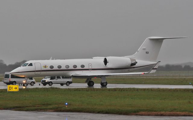 16-5151 — - usn c-20g 165151 catbird arriving in shannon this morning 3/12/15.