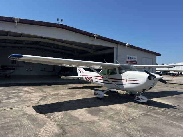 Cessna Skyhawk (N12410)