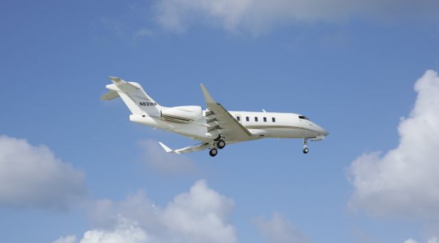 Bombardier Challenger 300 (N631RP)