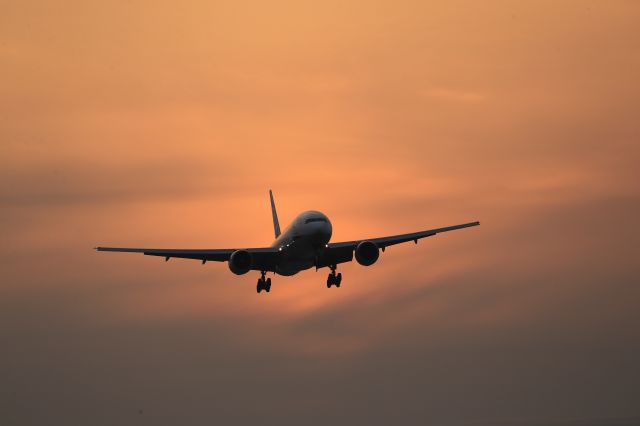 Boeing 777-200 (JA713A) - June 7th 2018:HND-HKD.