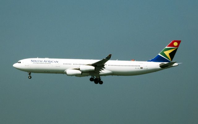 Airbus A340-300 (ZS-SXF)