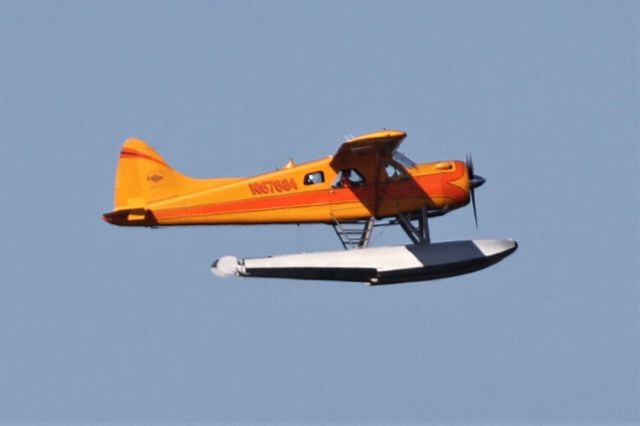 De Havilland Canada DHC-2 Mk1 Beaver (N67684) - Taking off from Lake Washington