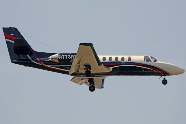 Cessna Citation V (N773RB) - Short short final RWY11