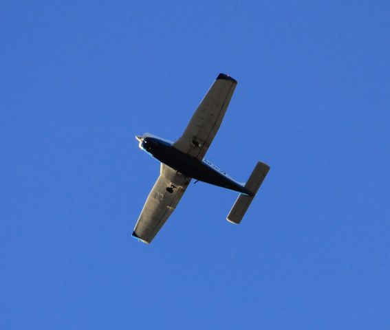 Piper Cherokee (N8369A)