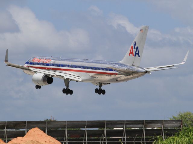 BOEING 767-300 (N624AA)